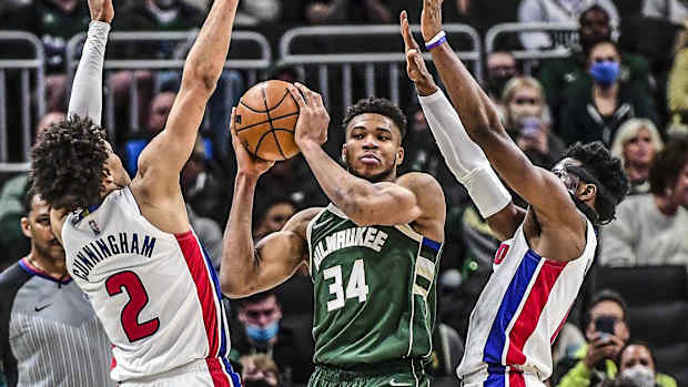 cade cunningham giannis hamidou diallo milwaukee bucks